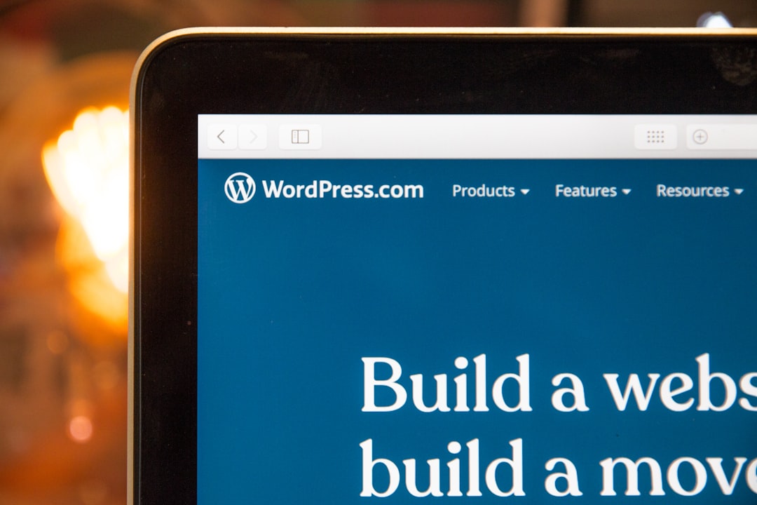 Zoom sur écrant d'ordinateur avec une page Wordpress